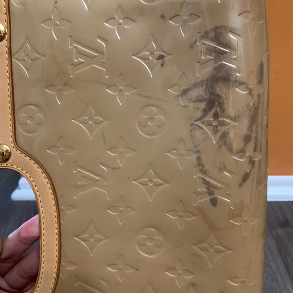 Roxbury - Picture 3 of 16